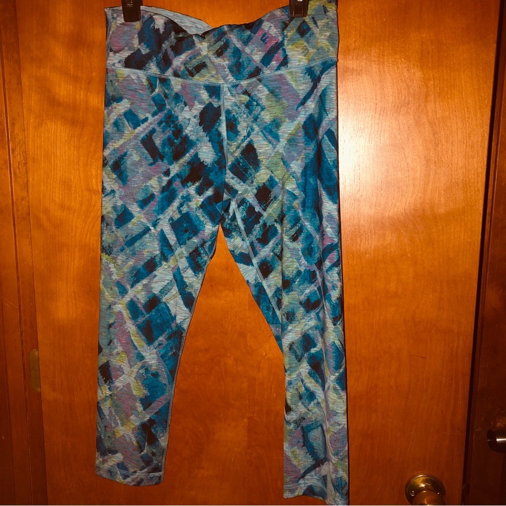 Colorful Patterned Capri  Leggings